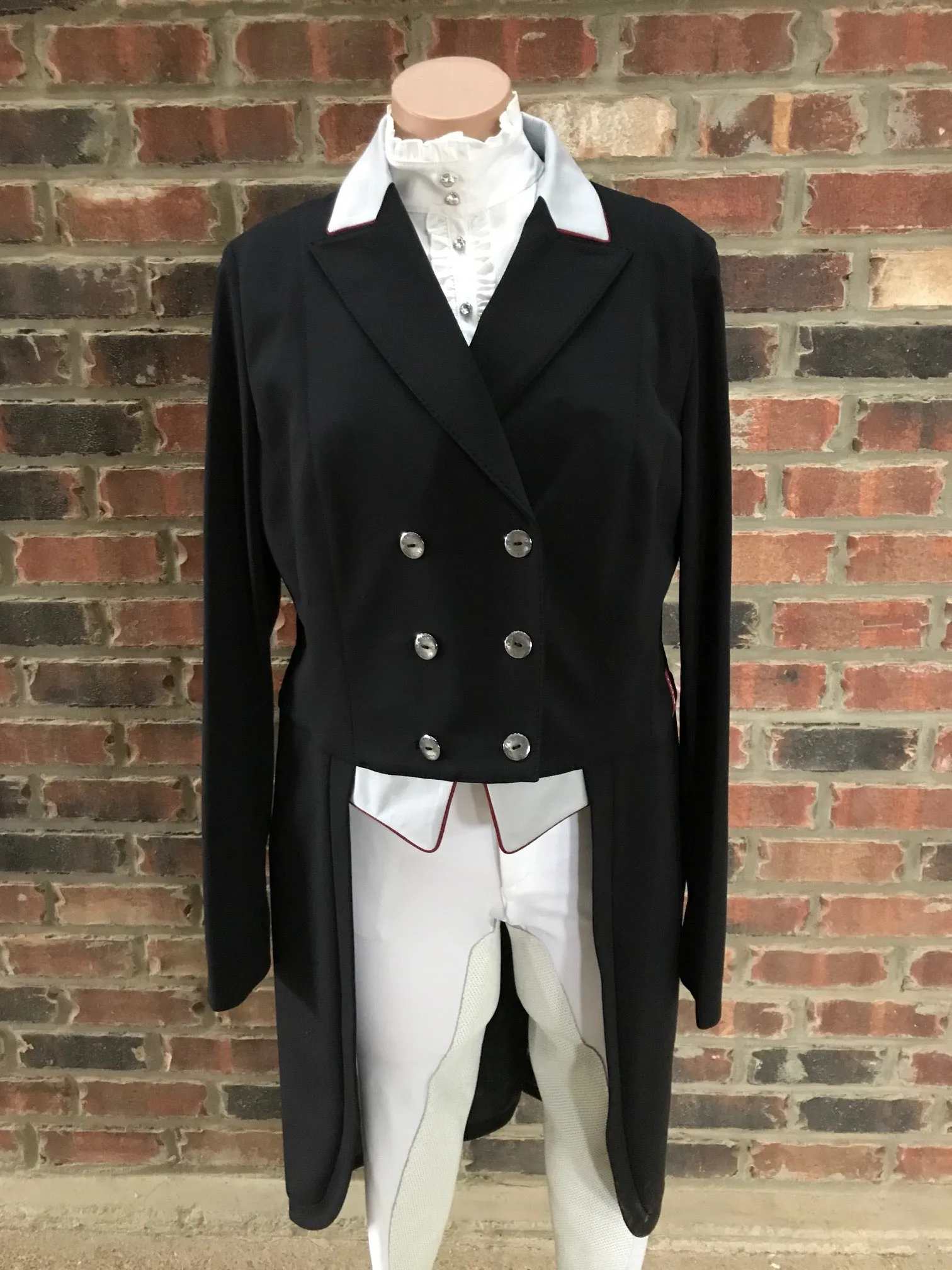 Animo Lageo Custom Tailcoat in Black IT 50