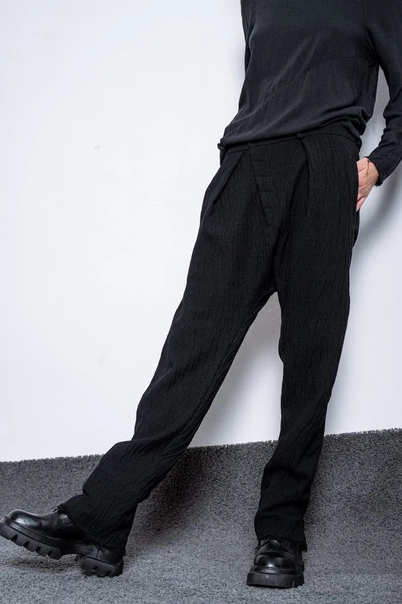 eigensinnig wien | Goethe | Extravagante Baggy Pants mit tiefem Schritt aus Wolle in schwarz