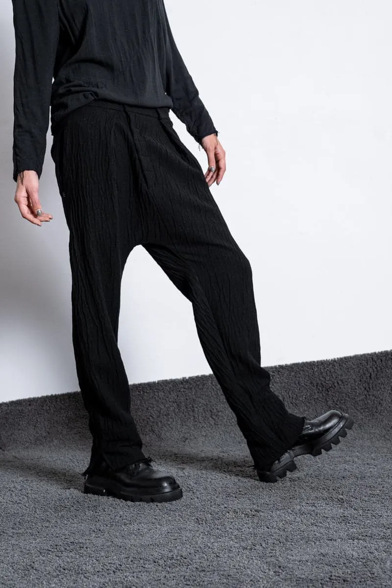 eigensinnig wien | Goethe | Extravagante Baggy Pants mit tiefem Schritt aus Wolle in schwarz