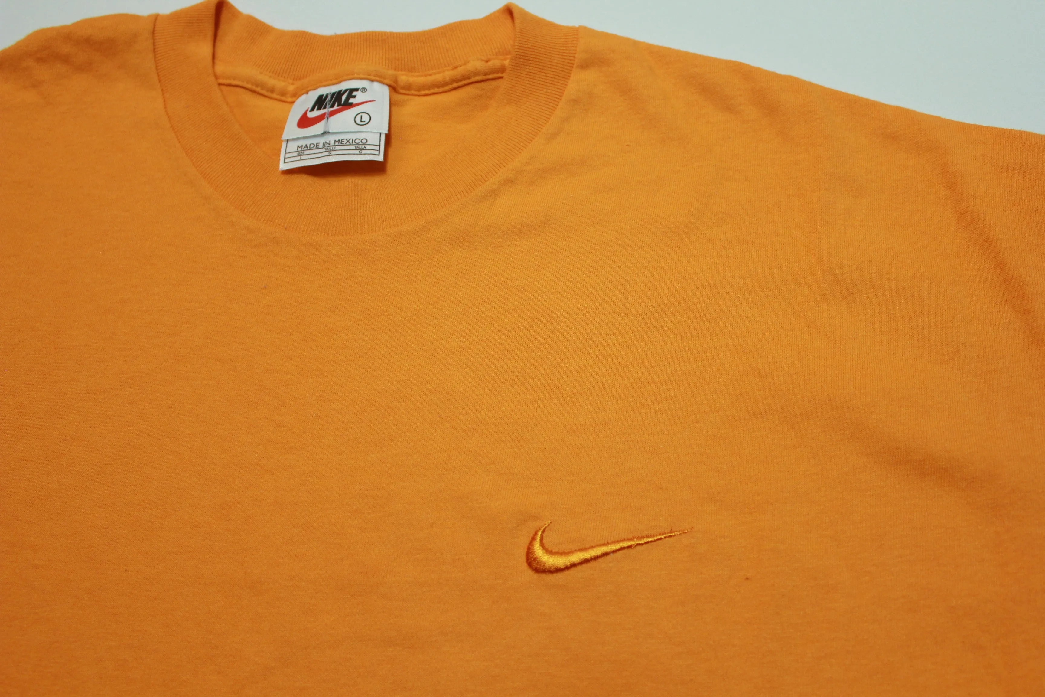 Nike Basic Essential Embroidered Swoosh Check Vintage 90's Bright Orange T-Shirt